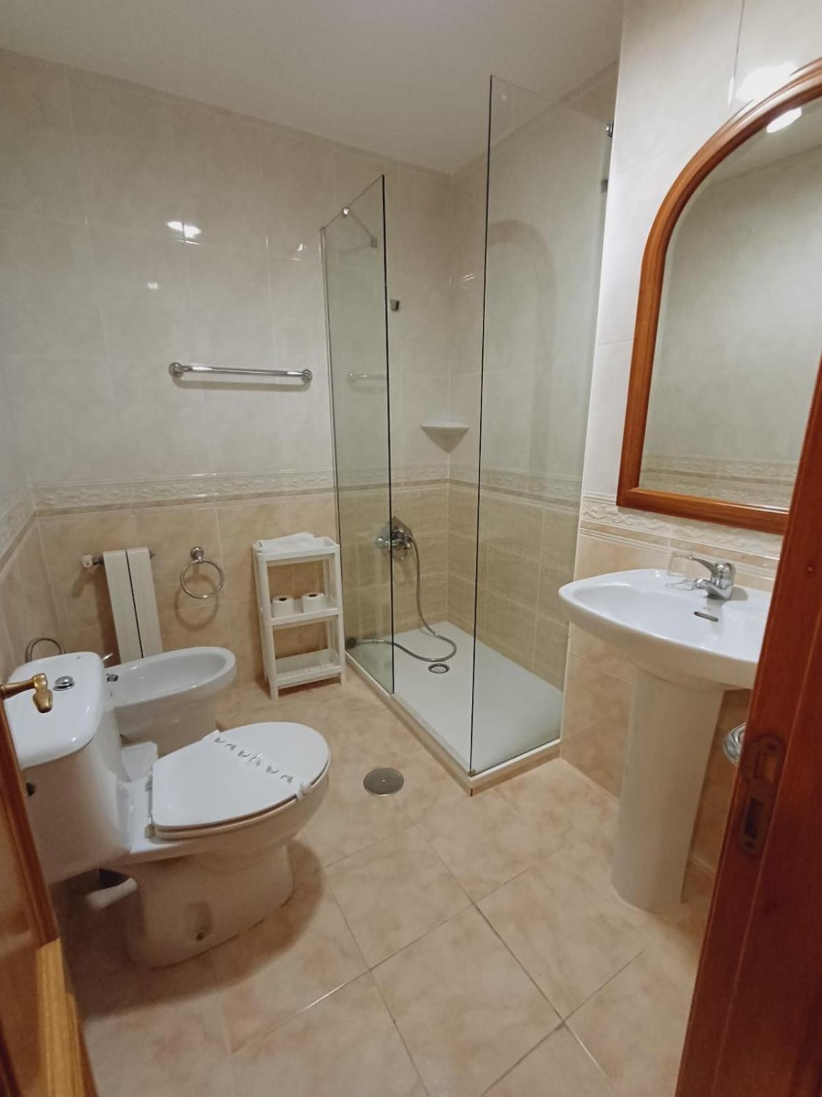 Hotel El Coterin Apartamentos Y Habitaciones Arenas De Cabrales Eksteriør bilde