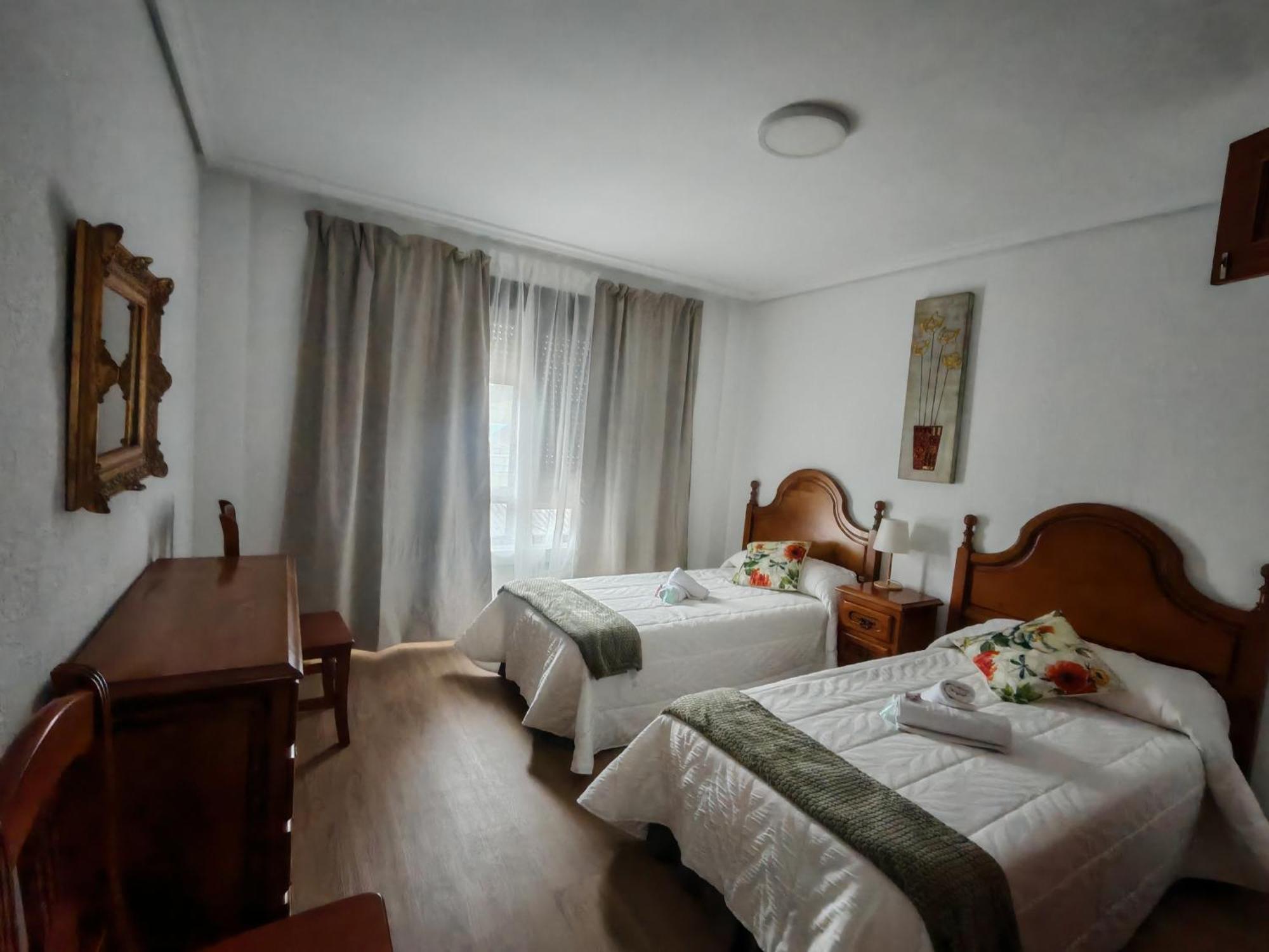 Hotel El Coterin Apartamentos Y Habitaciones Arenas De Cabrales Eksteriør bilde