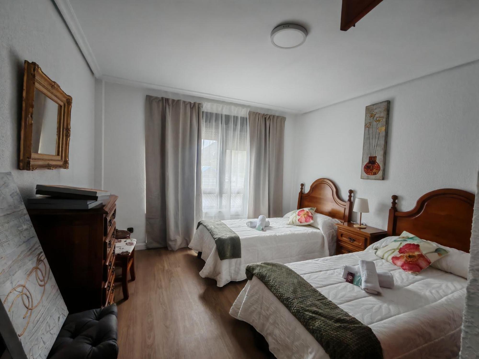 Hotel El Coterin Apartamentos Y Habitaciones Arenas De Cabrales Eksteriør bilde